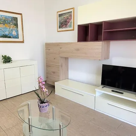 5 M From The Beach, With Terrace And Sea View Lejlighed