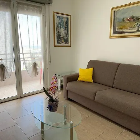 Lejlighed 5 M From The Beach, With Terrace And Sea View