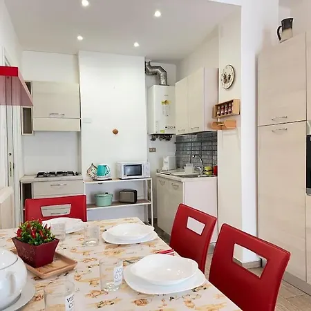 Lejlighed 5 M From The Beach, With Terrace And Sea View