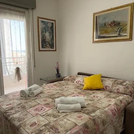 5 M From The Beach, With Terrace And Sea View Apartamento Arma di Taggia